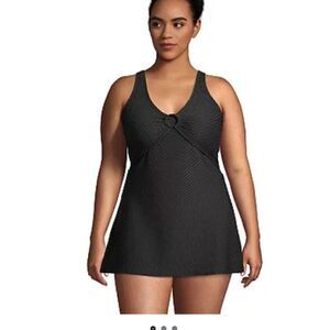 Lands’ End Plus Size textured O ring swim dress soft cup adjustable straps 2X